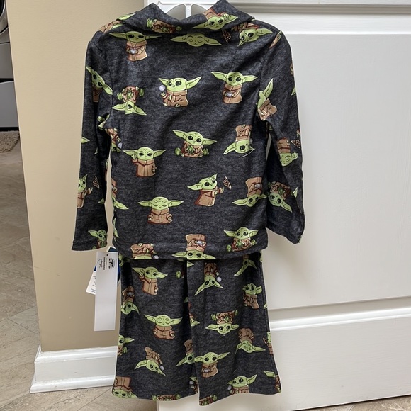 Disney Star Wars Mandalorian pajama set - Picture 5 of 8